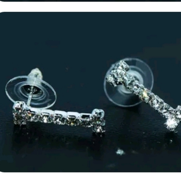 Letter I Rhinestone Crystal Stud Silver Earings - Picture 6 of 7